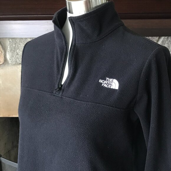 'The North Face' Black Light Weight Quarter Zip Pullover Sweater - Size Small - Picture 3 of 5